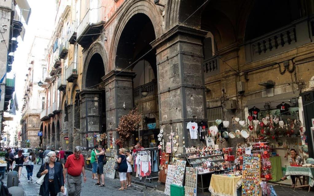 B&B Spaccanapoli A Due Passi Da Via Tribunali Экстерьер фото